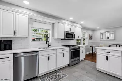 2385 Whittier Ave, Scotch Plains Township, NJ 07076 - Photo 9