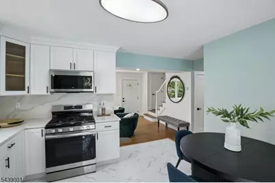 127 Glenwild Ave, Bloomingdale, NJ 07403 - Photo 11