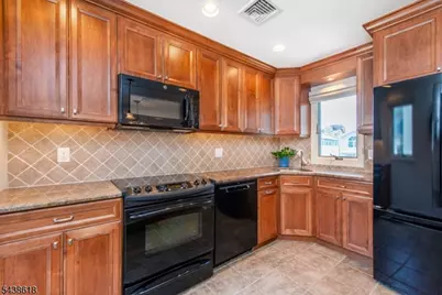 902 River Renaissance, East Rutherford, NJ 07073 - Photo 9