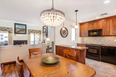 902 River Renaissance, East Rutherford, NJ 07073 - Photo 7