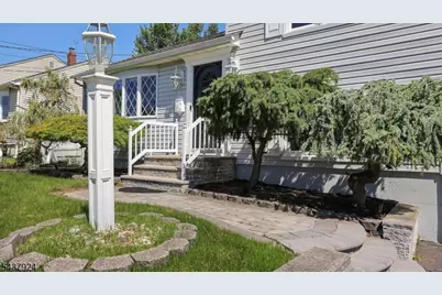 15 Cutler Pl, Clark Township, NJ 07066 - Photo 5