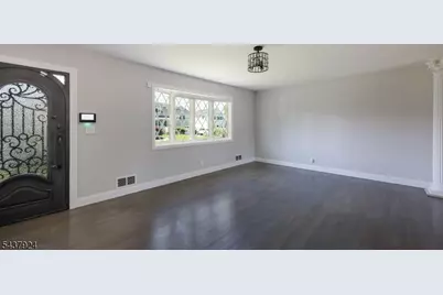 15 Cutler Pl, Clark Township, NJ 07066 - Photo 9
