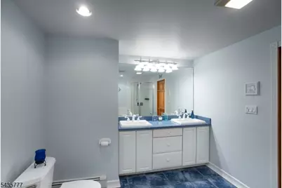142 Mountain Pkwy, Green Brook Township, NJ 08812 - Photo 17