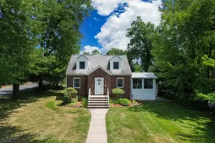 142 Mountain Pkwy, Green Brook Township, NJ 08812 - Photo 1