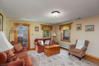142 Mountain Pkwy, Green Brook Township, NJ 08812 - Photo 11