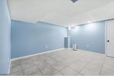 17 Heritage Ln, Hamburg, NJ 07419 - Photo 29