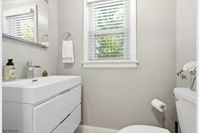 62 Fells Rd, Verona, NJ 07044 - Photo 17