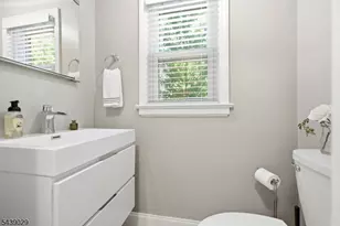 62 Fells Rd, Verona, NJ 07044 - Photo 17