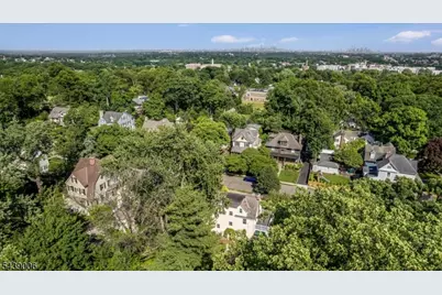 8 Summit St, Glen Ridge, NJ 07028 - Photo 27