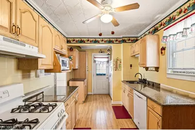 332 Riverside Ave, Lyndhurst Township, NJ 07071 - Photo 15