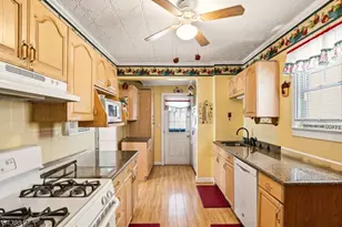 332 Riverside Ave, Lyndhurst Township, NJ 07071 - Photo 15