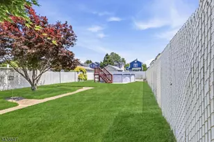 332 Riverside Ave, Lyndhurst Township, NJ 07071 - Photo 9