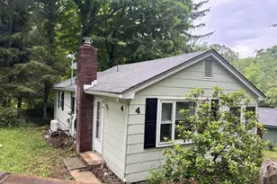 4 Village Pl, Jefferson Township, NJ 07438 - Photo 1