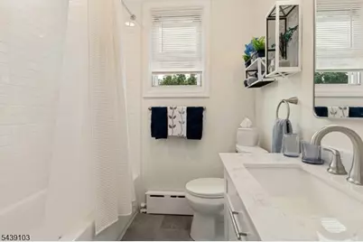 16 Passaic Ave, Hasbrouck Heights, NJ 07604 - Photo 9