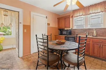 16 Passaic Ave, Hasbrouck Heights, NJ 07604 - Photo 15