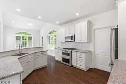 8 Fields Way, Mount Olive, NJ 07828 - Photo 7