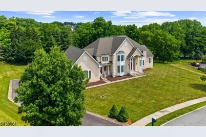 12 Manchur Ct, Raritan Township, NJ 08822 - Photo 3
