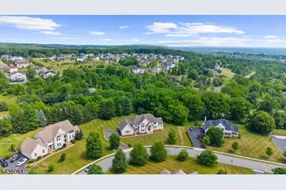 12 Manchur Ct, Raritan Township, NJ 08822 - Photo 9