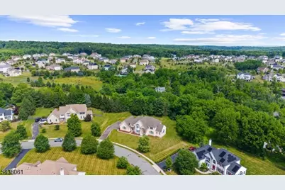 12 Manchur Ct, Raritan Township, NJ 08822 - Photo 5