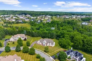 12 Manchur Ct, Raritan Township, NJ 08822 - Photo 5