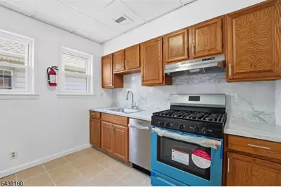 479 Centre St, Nutley, NJ 07110 - Photo 17