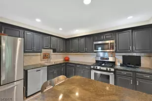 211 Yorktowne Ct, Washington Township, NJ 07676 - Photo 3