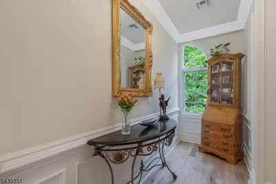 10 Schmidt Cir, Watchung, NJ 07069 - Photo 3