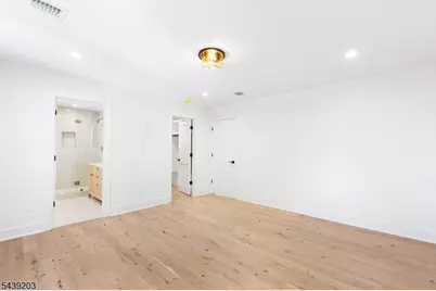 132 Warren St, Clifton, NJ 07013 - Photo 17