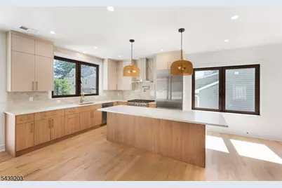 132 Warren St, Clifton, NJ 07013 - Photo 5