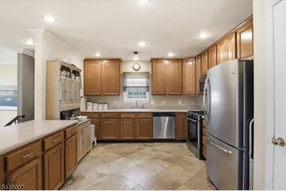 7 Strickland Ave, Little Falls Township, NJ 07424 - Photo 9