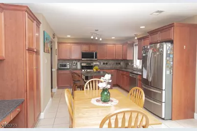 419 Putnam Rd, Union Township, NJ 07083 - Photo 3