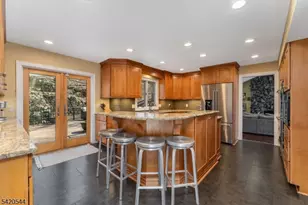 828 Star View Way, Bridgewater, NJ 08807 - Photo 5