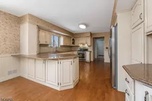 6 Bluebird Ct, Raritan Township, NJ 08822 - Photo 5
