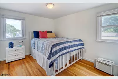 8 Pine St, West Orange Township, NJ 07052 - Photo 13