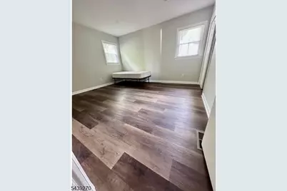 28 Bloomfield Ave, Flemington, NJ 08822 - Photo 5