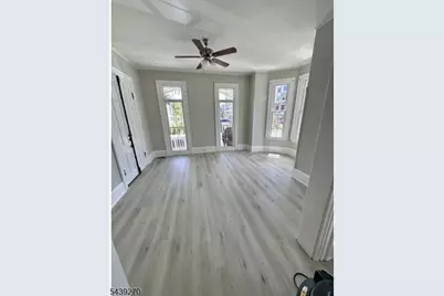28 Bloomfield Ave, Flemington, NJ 08822 - Photo 3