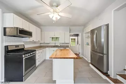 312 Lakeview Dr, Hampton Township, NJ 07860 - Photo 11