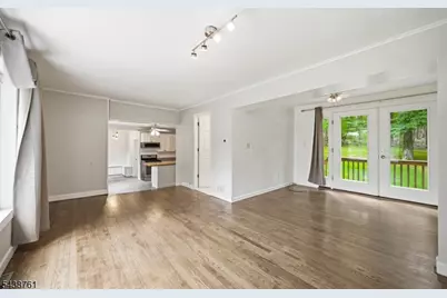 312 Lakeview Dr, Hampton Township, NJ 07860 - Photo 3