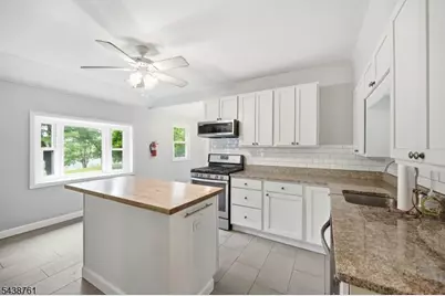 312 Lakeview Dr, Hampton Township, NJ 07860 - Photo 11