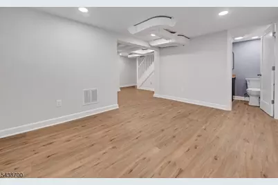 21 N End Ter, Bloomfield, NJ 07003 - Photo 17