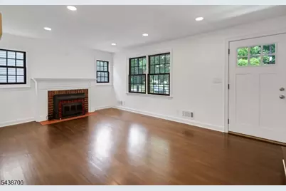 21 N End Ter, Bloomfield, NJ 07003 - Photo 5