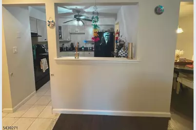 806 Eves Dr #2H, Hillsborough Township, NJ 08844 - Photo 3