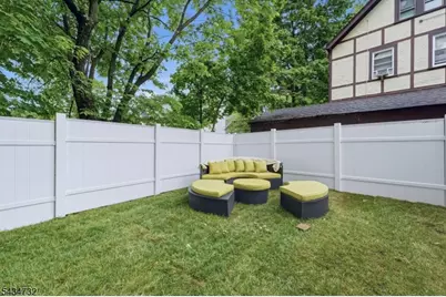 166 Lincoln St, Montclair, NJ 07042 - Photo 31
