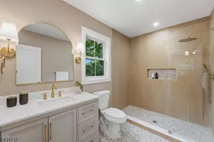 166 Lincoln St, Montclair, NJ 07042 - Photo 17