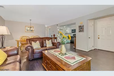107 Westchester Ter, Clinton Township, NJ 08801 - Photo 5