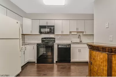 107 Westchester Ter, Clinton Township, NJ 08801 - Photo 9