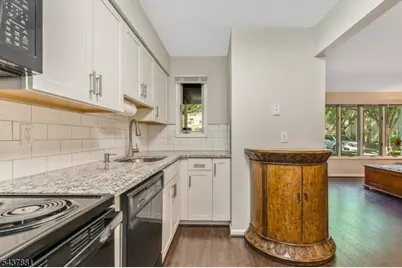 107 Westchester Ter, Clinton Township, NJ 08801 - Photo 11