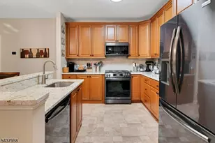 17 Ridgeview Ln, Mount Arlington, NJ 07856 - Photo 5