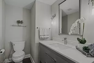 11 Hampton Ct, Bernards Township, NJ 07920 - Photo 5