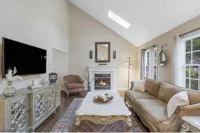 11 Hampton Ct, Bernards Township, NJ 07920 - Photo 3